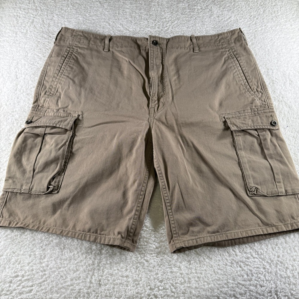 Levi Cargo‎ Shorts Khaki Men's 42x10" Inseam Tan Beige Pockets Button Outdoors
